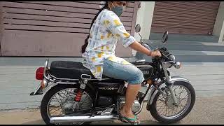 Lady Soft Revving Yamaha RX100 screenshot 3