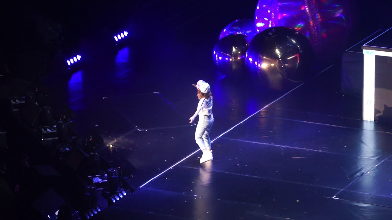 2017.09.16 G.E.M. Queen Of Hearts 香港站 （All about u）（Where did you go）（喜歡你）