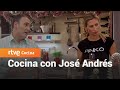 Besugo a la sal - Vamos a cocinar con José Andrés (con Mónica) | RTVE Cocina