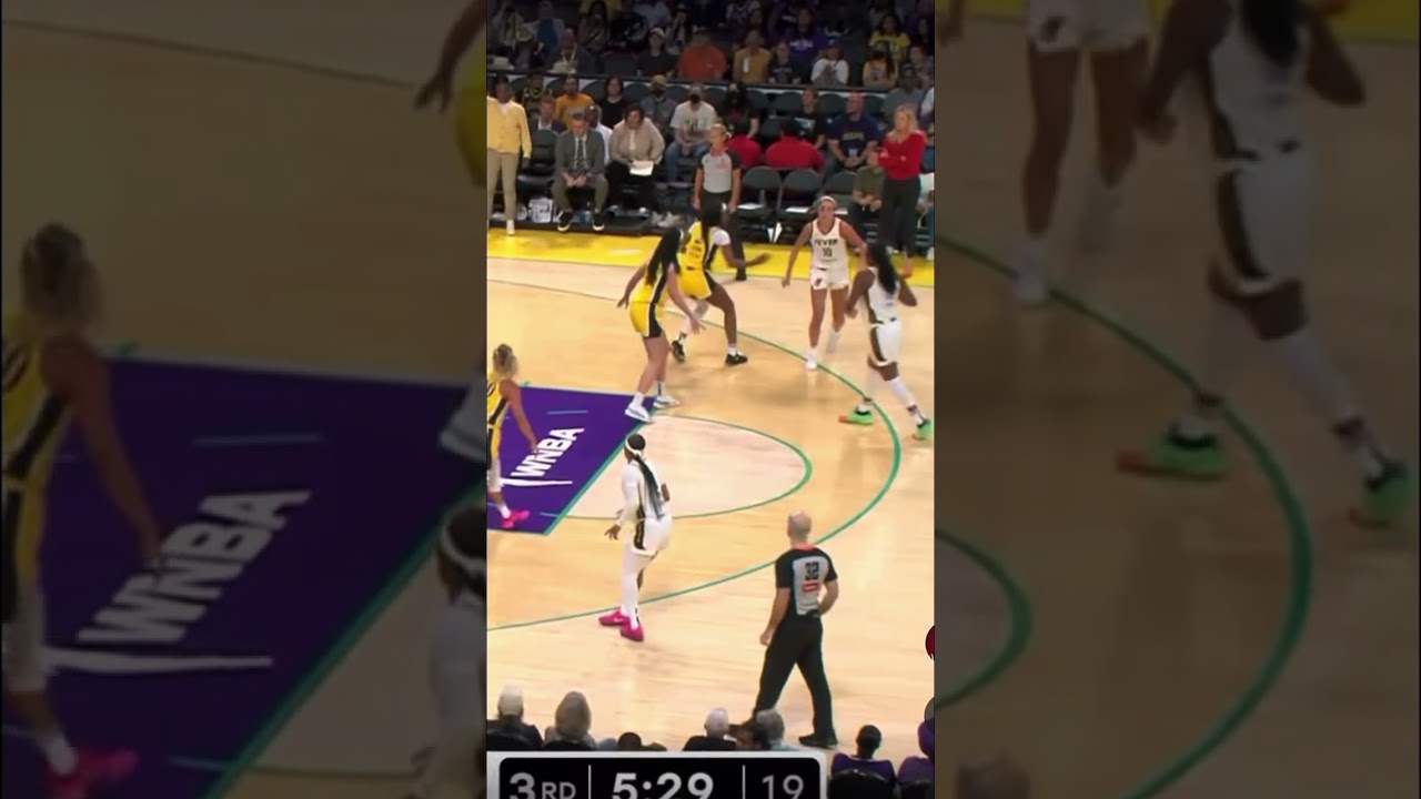 Natasha Howard flash move 