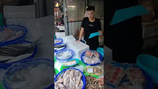 正常沒有超趕趕上班趕載小孩的婆婆媽媽突然好安靜好不習慣