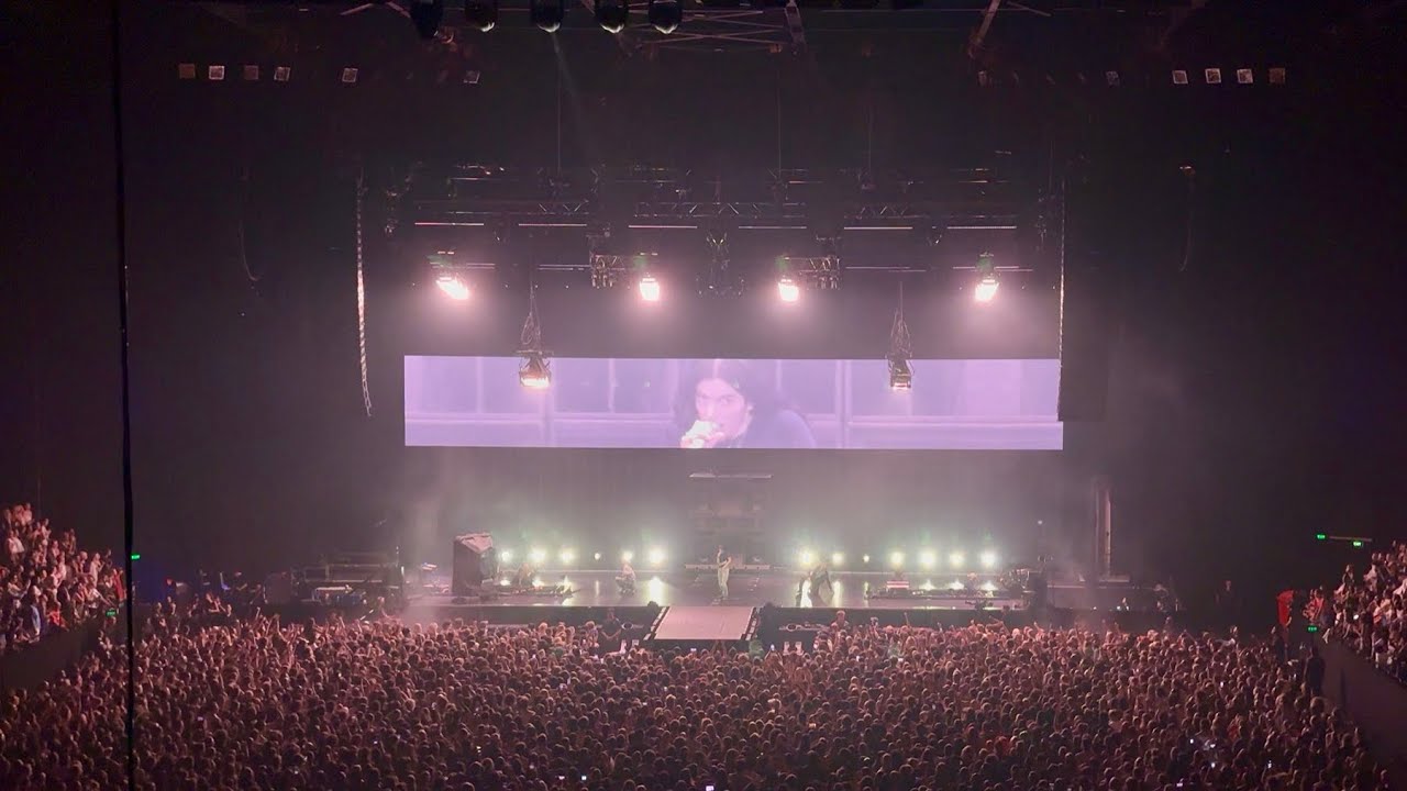 @Lorde - Buzzcut Season (live) - Auckland 11/02/26