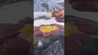 Taş Üzerinde Sucuklu Yumurta 3.937 Rakım 🥚 / Eggs With Sausage On The Stone 3,937 Altitude