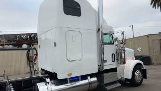 New Listing 2001 Freightliner Classic XL