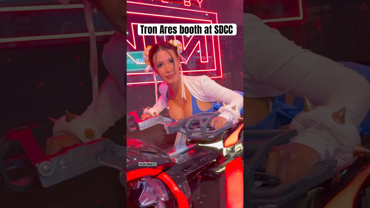 One of my favorite booths at SDCC was the Tron Ares one the motorcycle was awesome! #tronares #sdcc