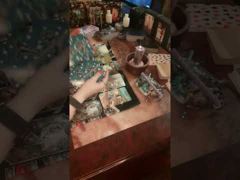 حبيبك خايف إنك تنفضله وتنساه 