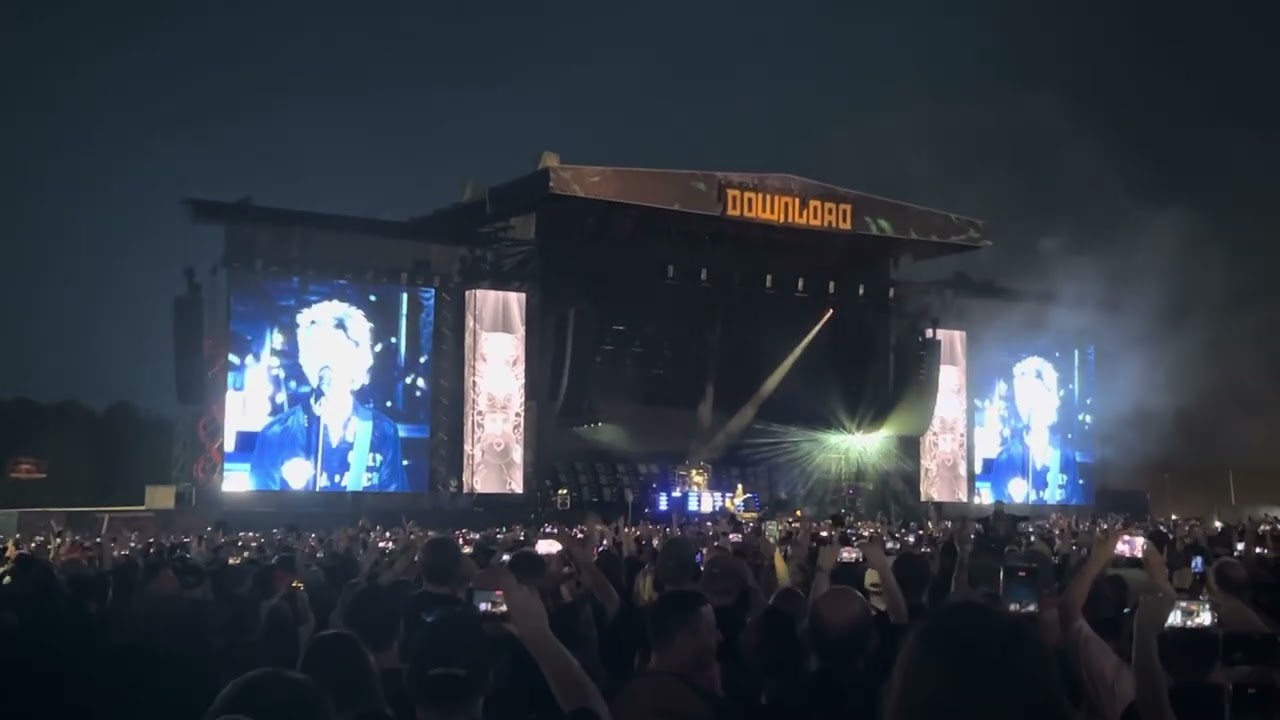 Green Day @ Download 2025. Wake Me Up When September Ends. Rain arrives with perfect timing