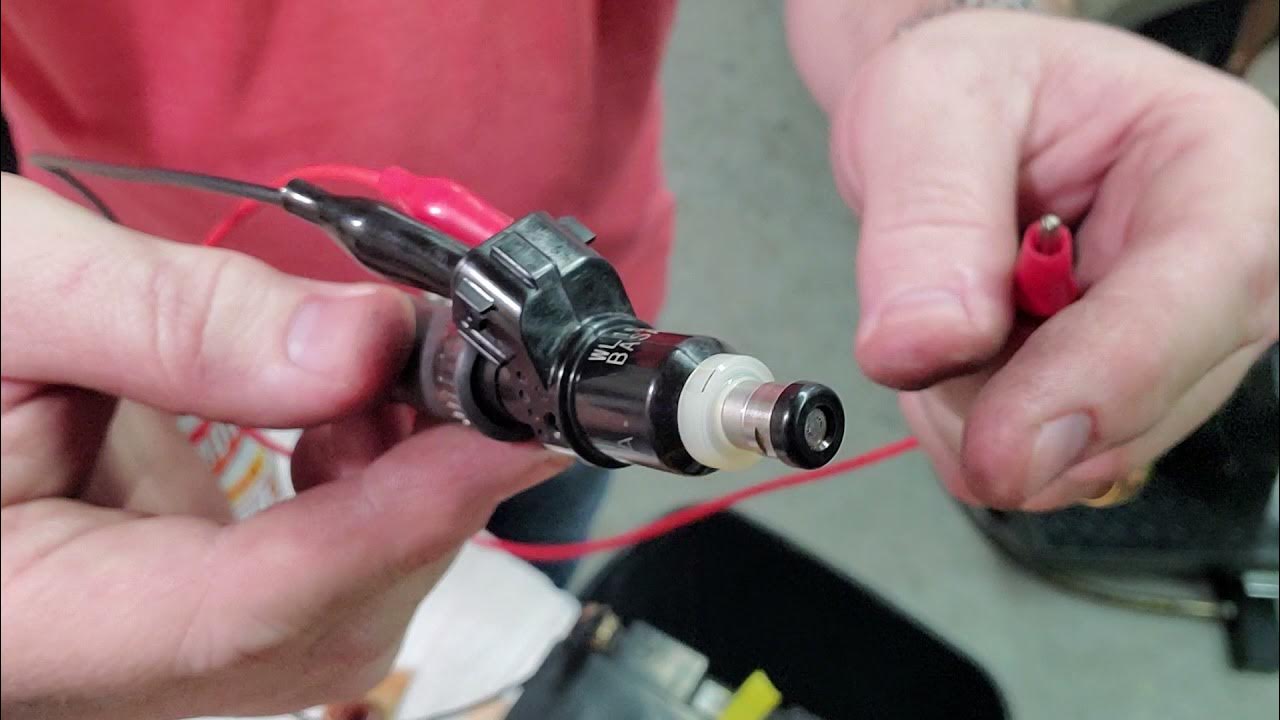 Flushing & Testing Triumph Daytona 675 Fuel Injectors - YouTube