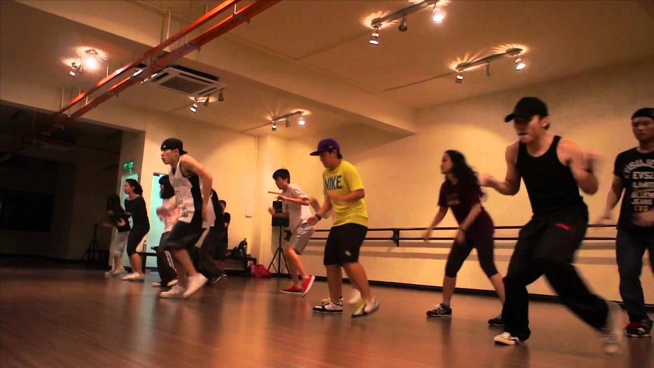 020412 STREET DANCE "NA-NANA-NA" NELLY