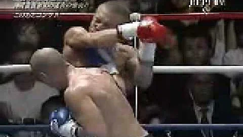 Chi è il campione del mondo di kick boxe?