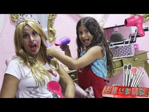 MARIA CLARA E JP BRINCAM DE SALÃO DE BELEZA - Pretend play hair salon toy beauty salon