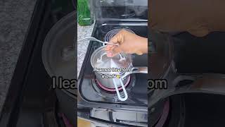 Easy way to make omelette🍳👨‍🍳 #hacksandtips #hacksthatwork #kitchenhack #egghack #secrethacks