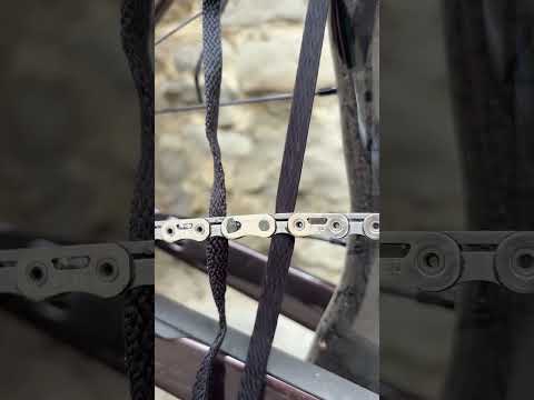 🧵 Cyclists, Shoelace Chain Link Hack! ⛓
