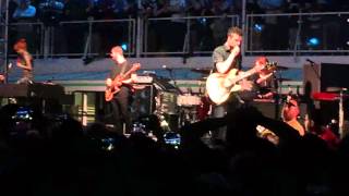 Paramore - Hayley introduces Paramore - Parahoy 2 - 07/03/16