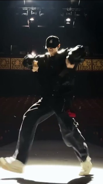 Dangerous – Michael Jackson (Immortal Ver) | Dancing on Stage Feels Powerful