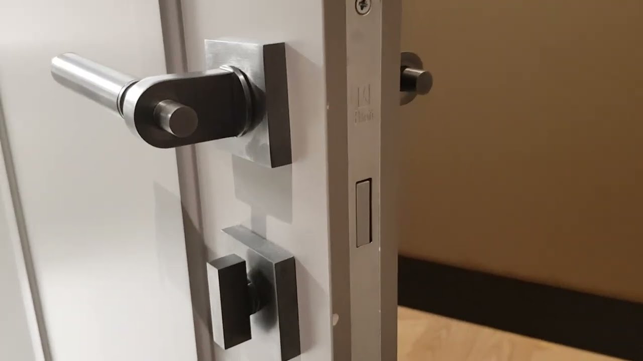 Comment réparer une poignée de porte qui coince ? - MILLA POIGNEES