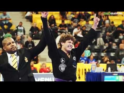 A aula do campeão mundial absoluto sem kimono Roberto Jimenez