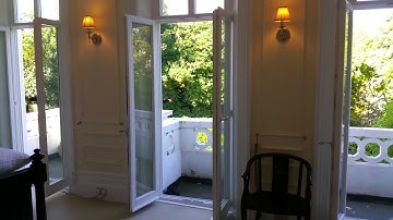 French Doors (Open) - Ambient Noise Test - Living under the flight path