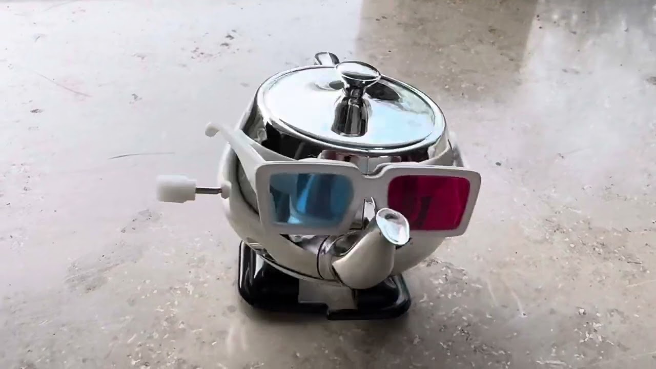 Pixar Renderman - Walking Tea Pot - YouTube