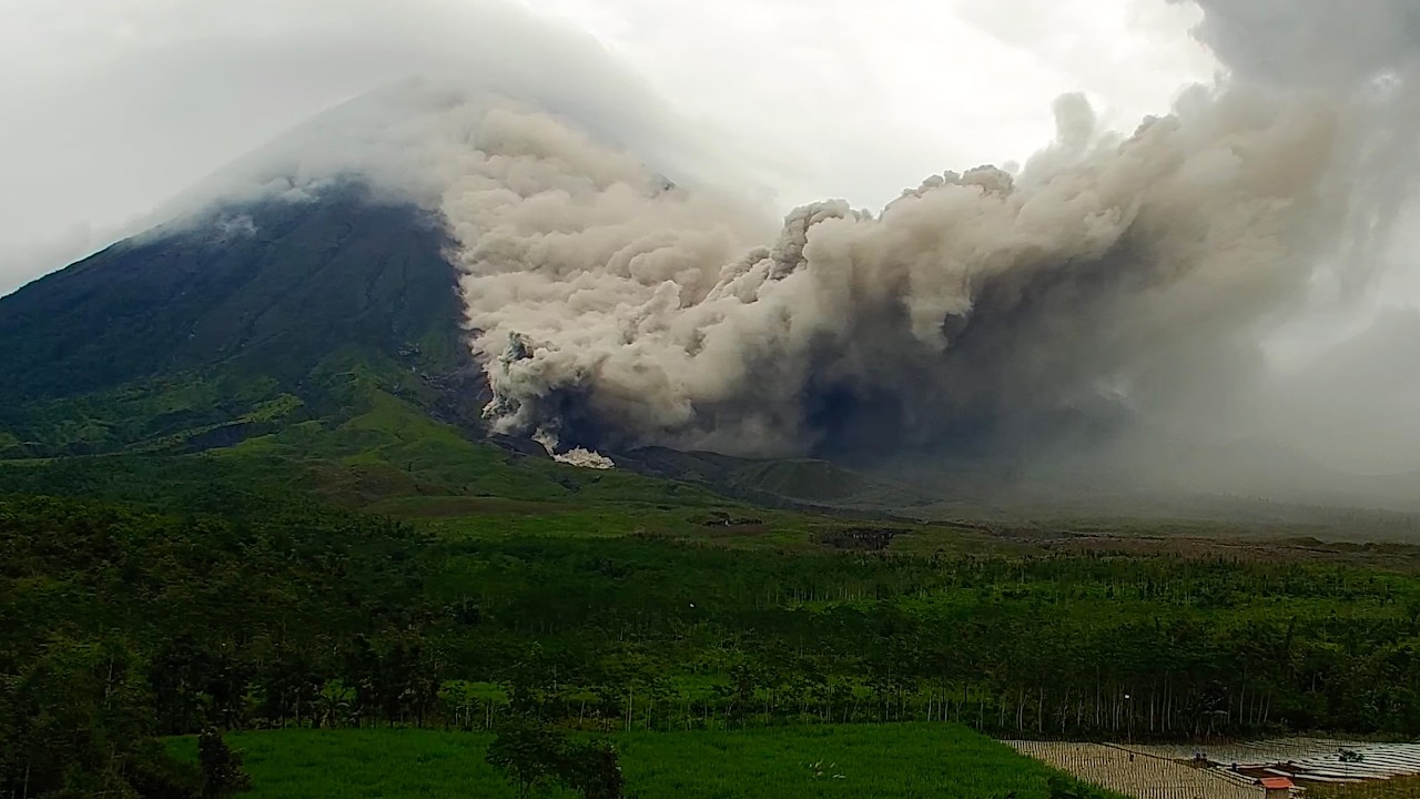 Massive Pyroclastic Flow Descends Entire Slope of Mount Semeru Volcano (Feb 13, 2026) | 9:30 | afarTV | 564K subscribers | 178,660 views | February 13, 2026