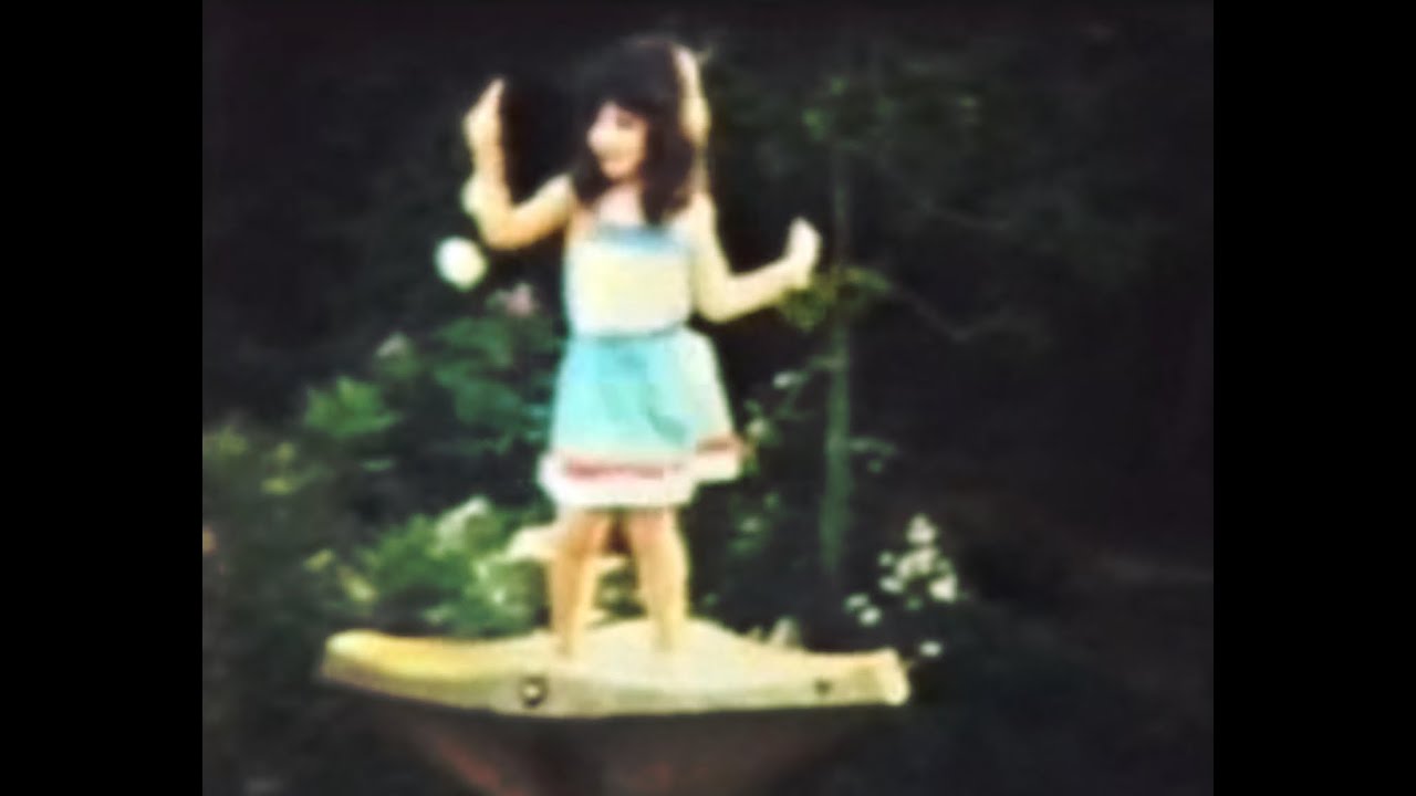 Ver The Sweep - Girlie Blue MV en YouTube Ver The Sweep - Girlie Blue MV en YouTube