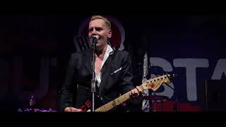 Vignette de la vidéo "Room Service - Bryan Adams tribute band: Summer of' 69 - Live in Sziget, 2019"