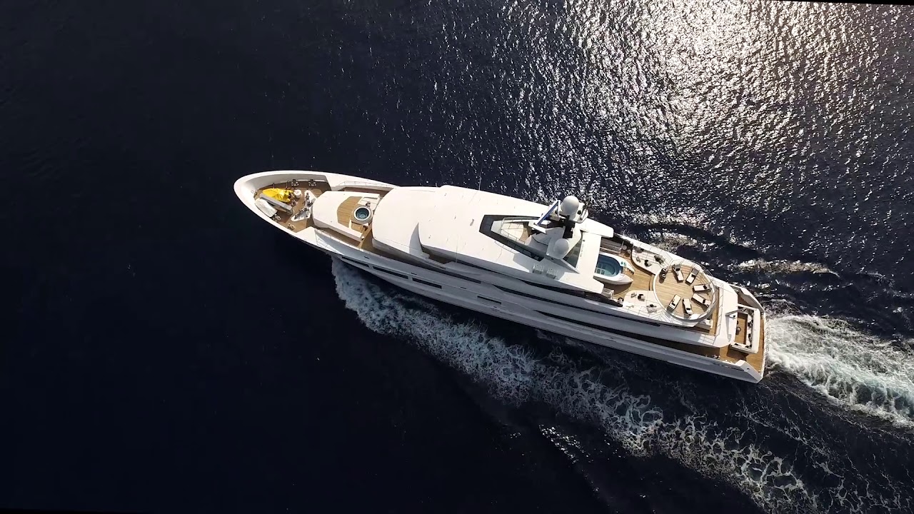 Superyacht Suerte by Tankoa Yachts. Interior design by Francesco Paszkowski.