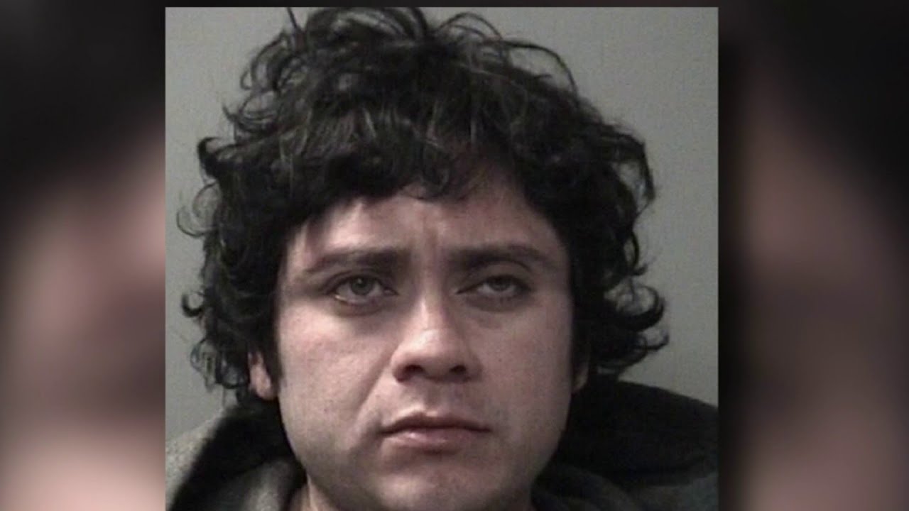 Murder suspect turns himself in after nearly 10 years