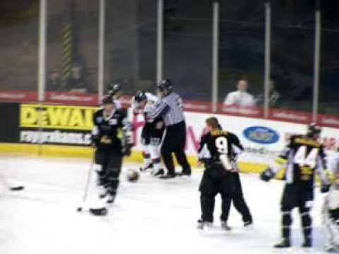 Malcolm Macmillan(belfas...  giants) v Andre Payette(newcastl...  vipers)