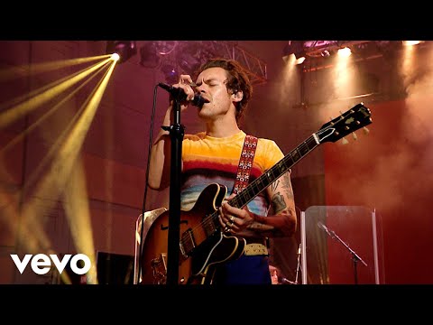Harry Styles - Wet Dream (Wet Leg cover) in the Live Lounge