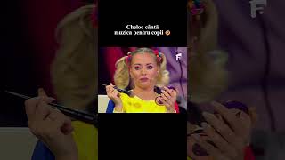 Moment RAR: Cheloo fredonează muzică de copii 🤣