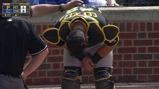 PIT@CHC: Cervelli hit on backswing, stays in the game