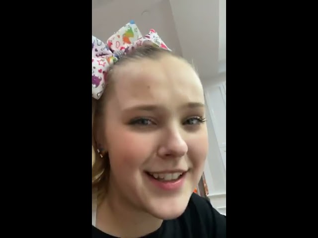 JoJo Siwa (@itsjojosiwa) archived Instagram live stream from December 4, 2019