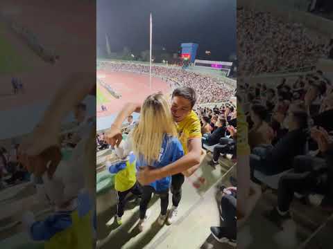 Во время матча легенд в Бишкеке девушке сделали предложение