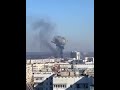 تسجيل مصور يظهر لحظة القصف الروسي على مدينة خاركوف الأوكرانية