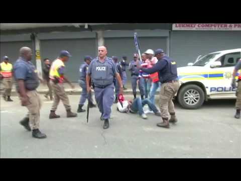 Vídeo: Motins Na Xenofobia Na África Do Sul