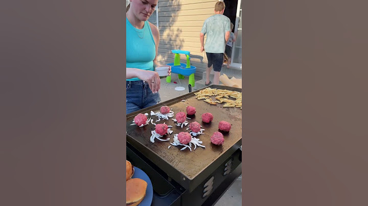 Total fail 🤦🏻‍♀️ #blackstonegriddle #blackstone #fail #smashburgers #familydinner #mom #momlife