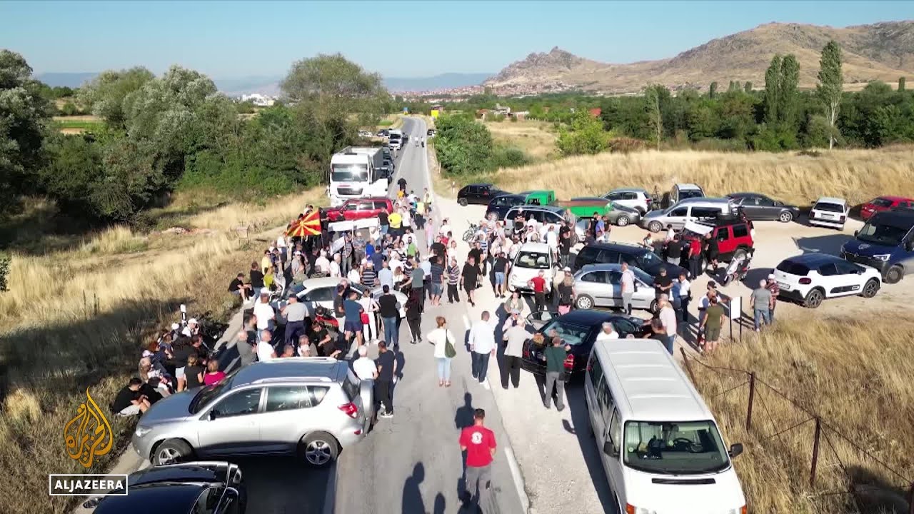 السكان المحليون يغلقون طريق بيتولا - غرادسكو: مشكلة استغلال مواد الطريق السريع