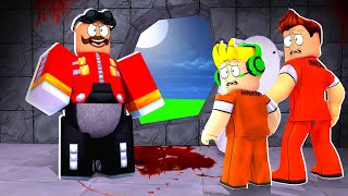 Dad &amp; Son MUST Escape EGGMAN&#39;S Alien Base in Roblox