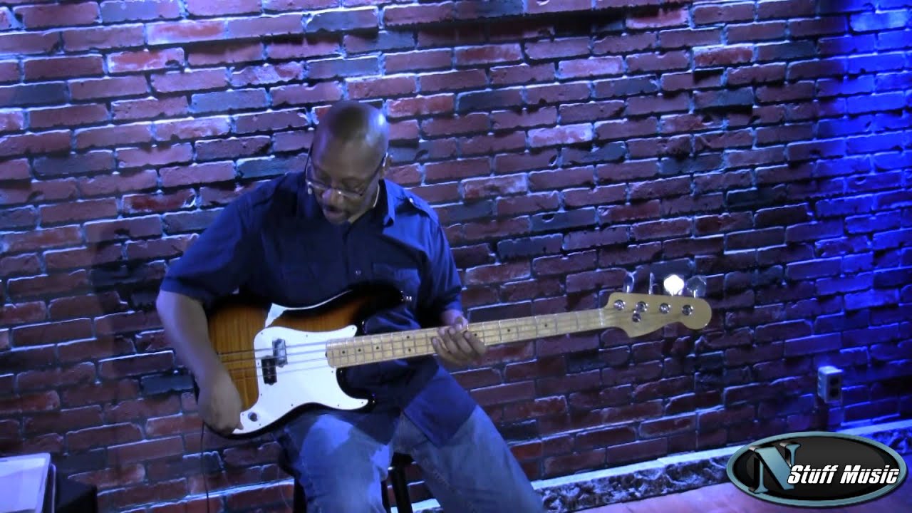 Fender Select Series Precision Bass