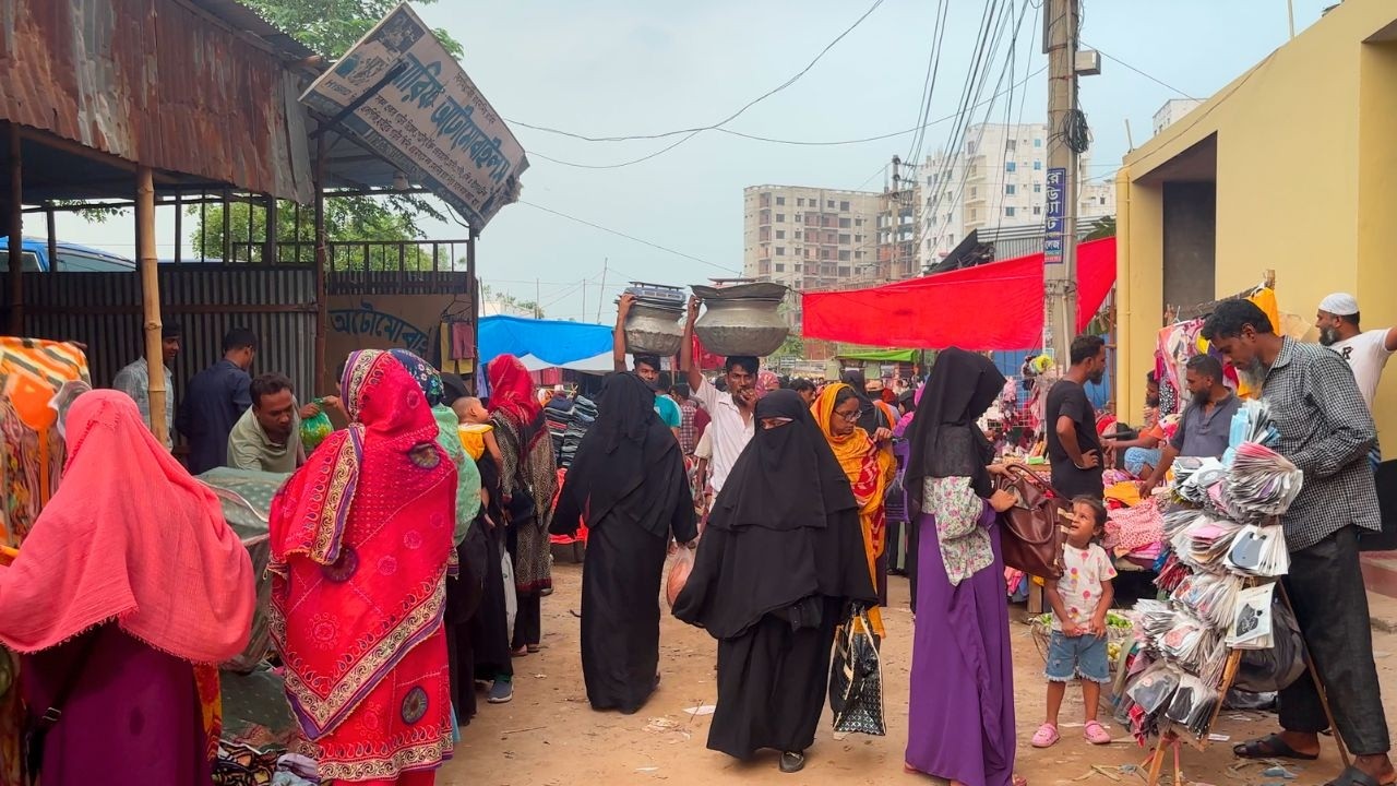 🇧🇩 Дакка, Бангладеш: настоящий традиционный рынок, где местные жители делают покупки