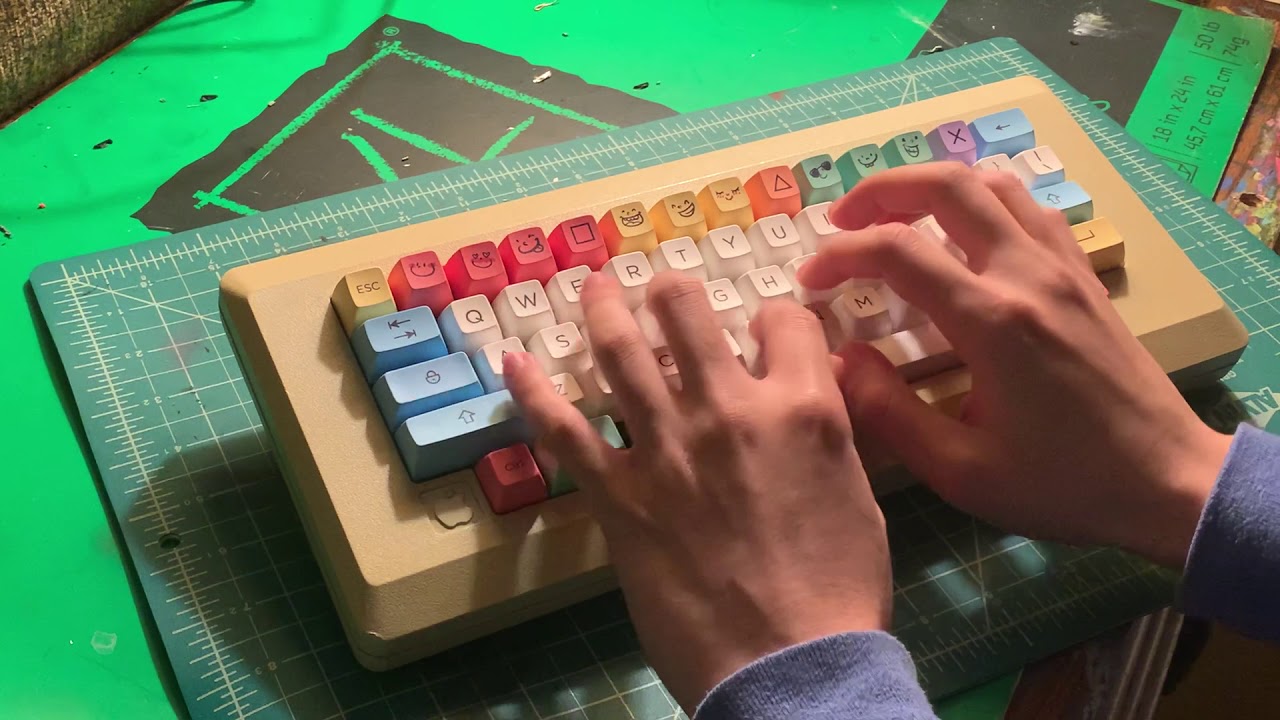 Apple M0110 Mod. Box Pink.