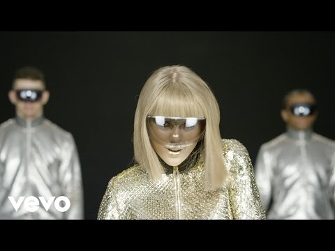 Taylor Swift - Shake It Off Outtakes Video #4 - The Animators (Behind The Scenes Video)