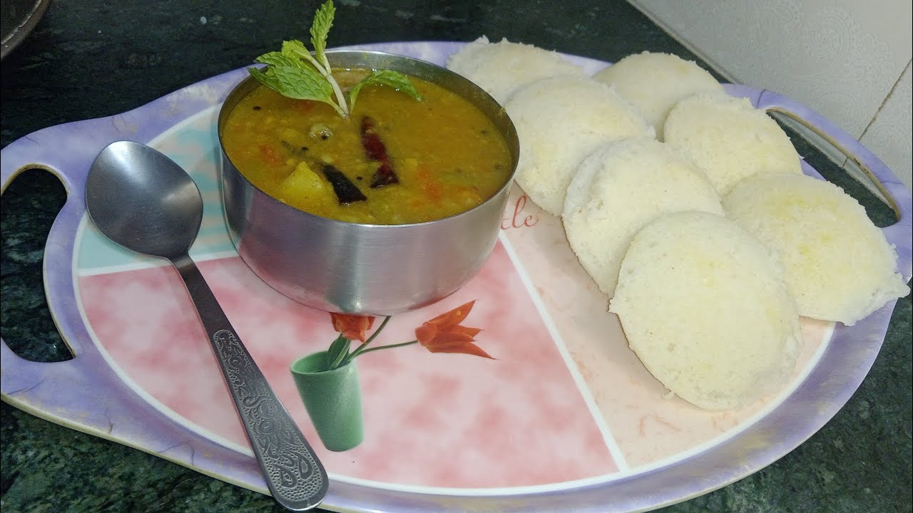 परफेक्ट मेजरमेंट के साथ सूजी की झटपट बनने वाली हेल्दी इडली और  सांभर की रेसिपी 😋😋