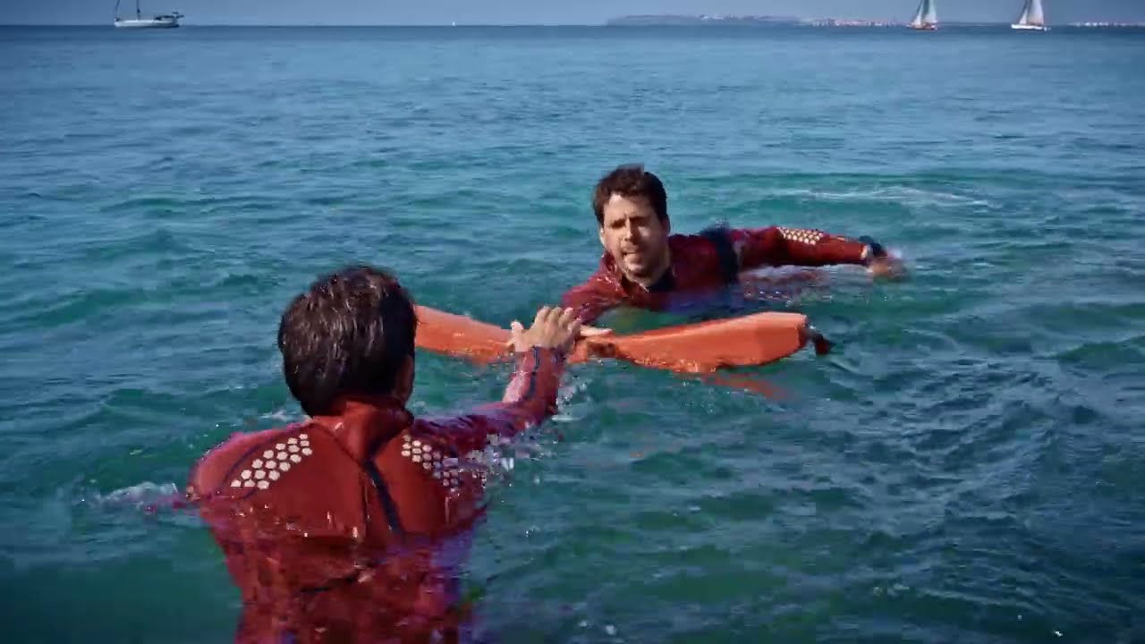 RESCATE ACUÁTICO CON ALETAS Y TUBO