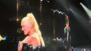 Blake Shelton Gwen Stefani Happy Anywhere BOK Center Tulsa Oklahoma