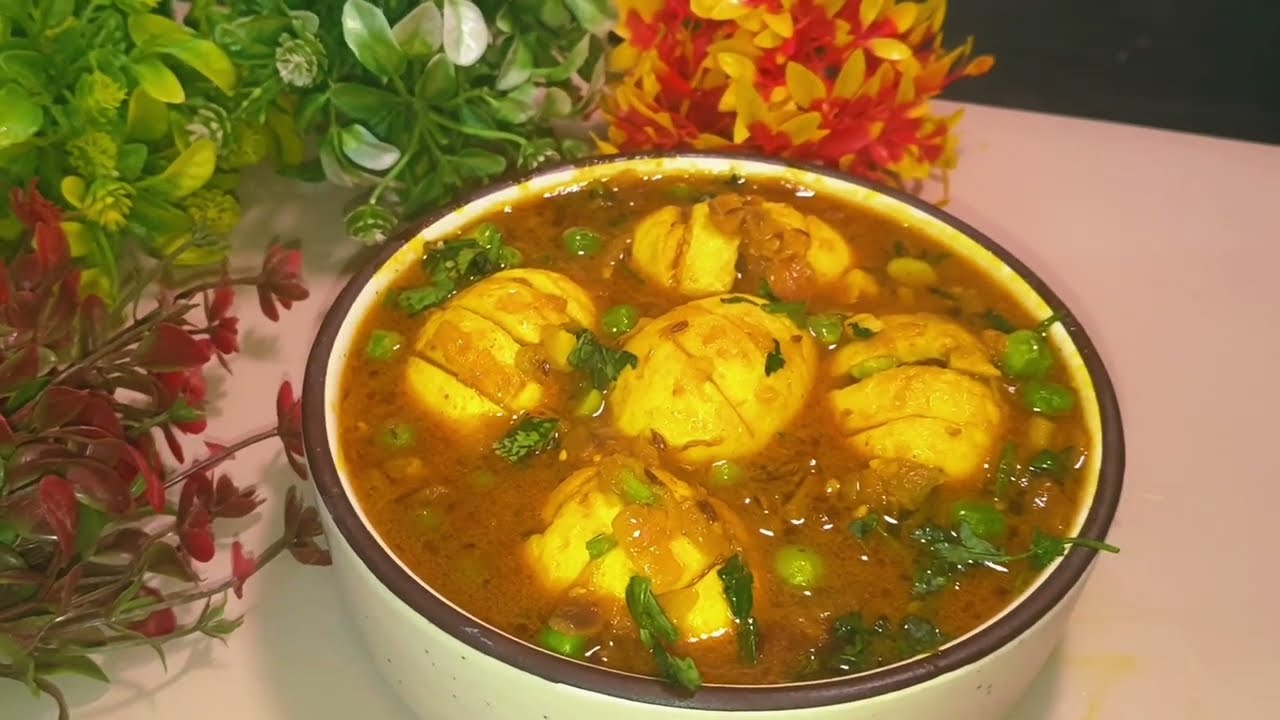 इस तरह से Egg Curry बनाओगे तो उंगलियाँ चाटते रह जाओगे 😋 | Guaranteed | Poonam's INDIAN CURRY Video 