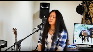 Video voorbeeld van "Madi - {မဒီ} အိပ်မက်ချစ်သူ (Live from Isolation: Acoustic Sessions)"