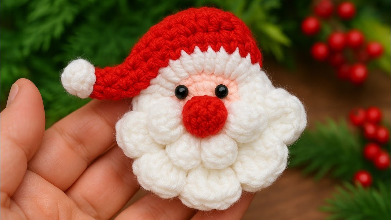 Crochet This Mini Santa Keychain – So Cute & Super Fast! - YouTube