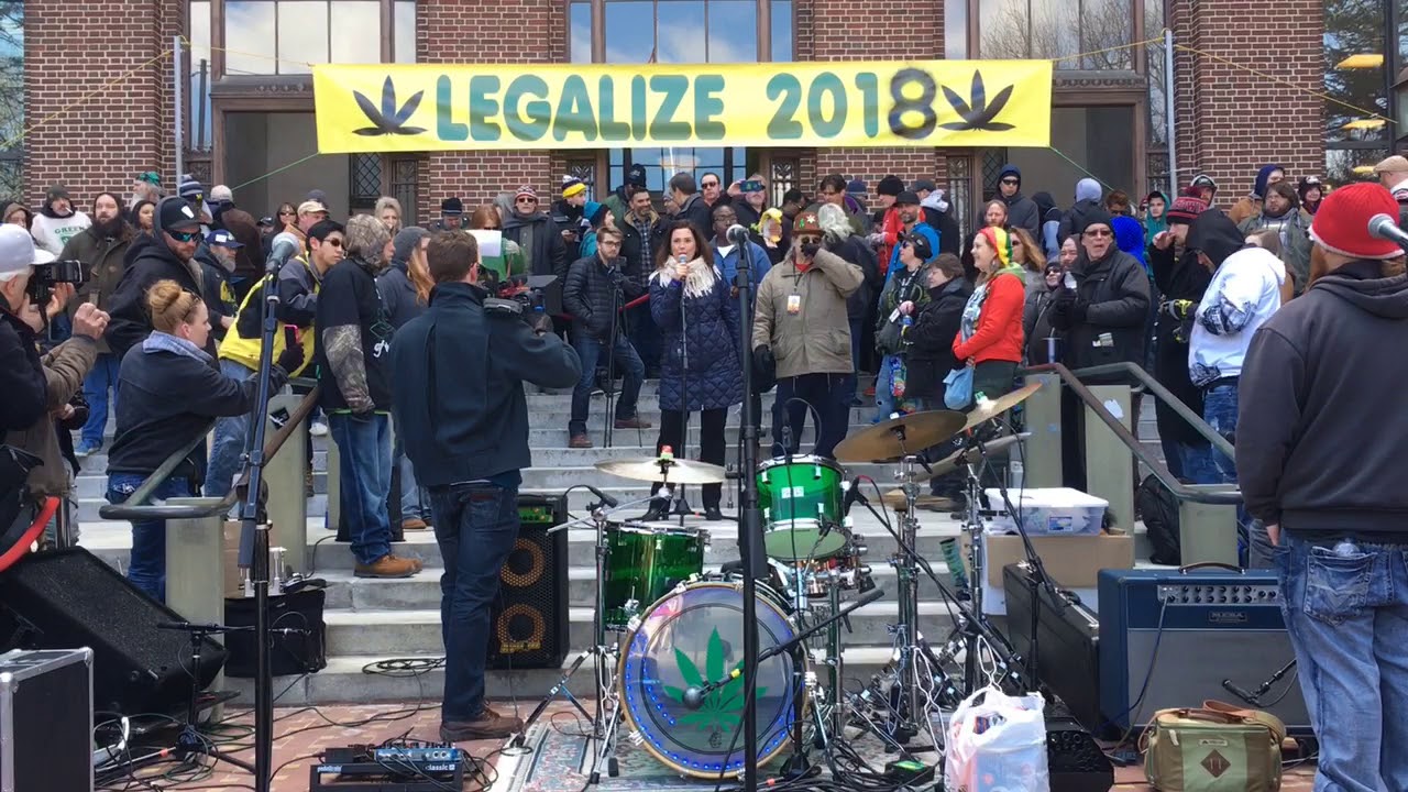 Gretchen Whitmer supports marijuana legalization at 2018 Hash Bash